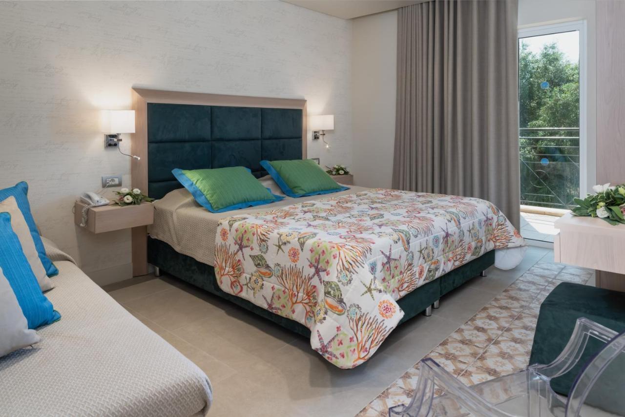 Quarto Superior com Cama de Casal ou 2 de Solteiro e Vista do Jardim